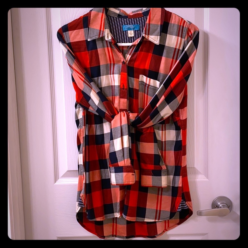 Buttons, Ladie’s checkered top, size small - Picture 2 of 7